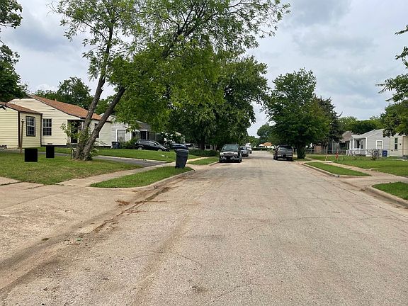 4th image of 2907 Bardwell Ave