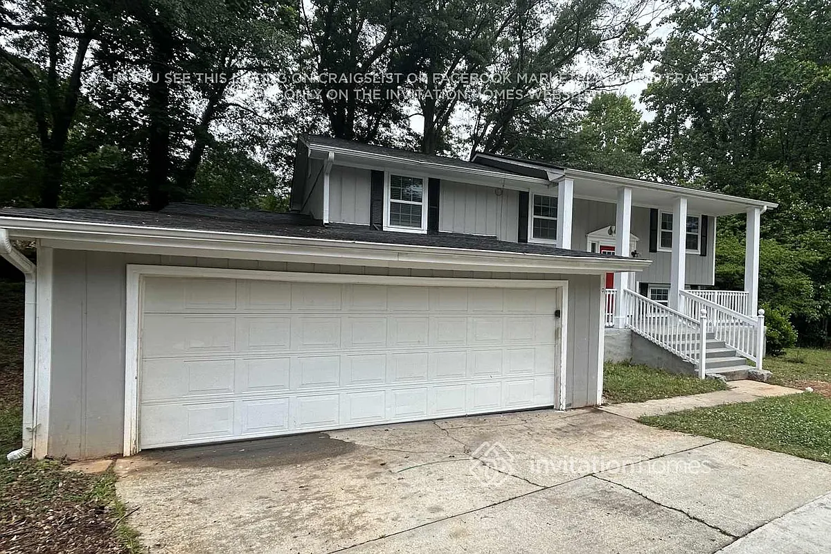 Building Photo - 2300 Pebble Rock W