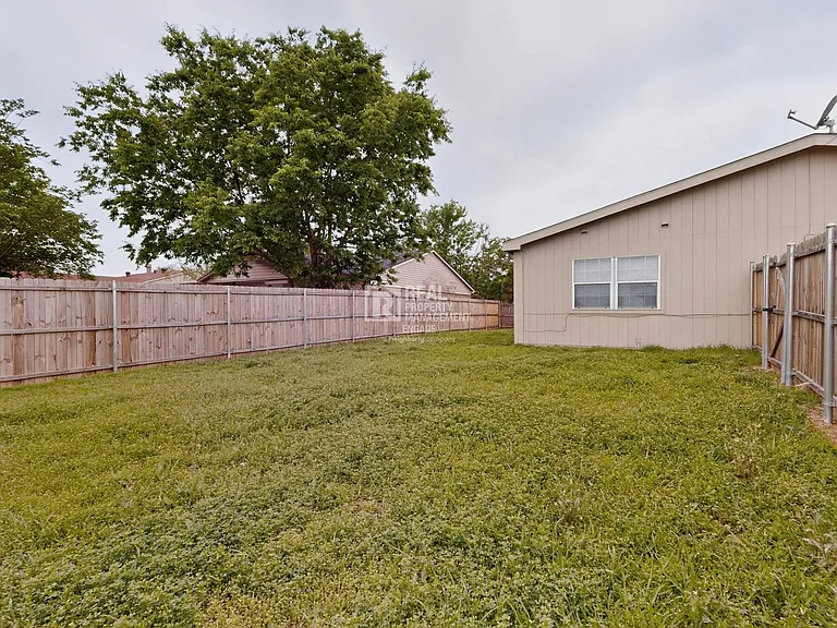 5217 Aberdean Trl — Photo 38