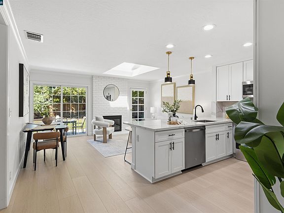3rd image of 29 Haven Pl