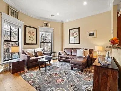 3rd image of 21 Worcester Sq APT 3