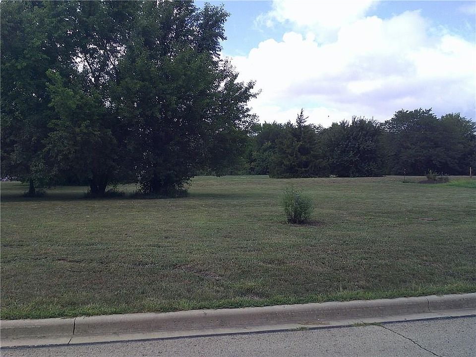 1st image of 214 E Sundance Dr