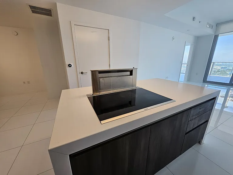 851 NE 1st Ave #4000 — Photo 17