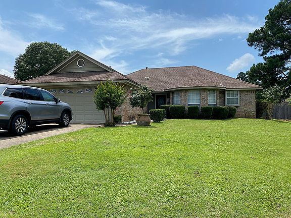 2nd image of 306 Kimball Cir