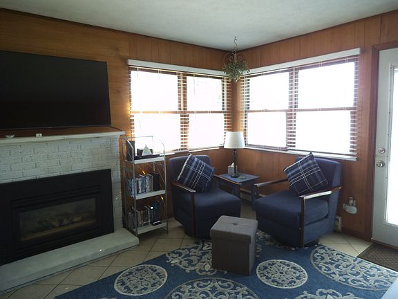 3rd image of 5220 Silver Shores Ln