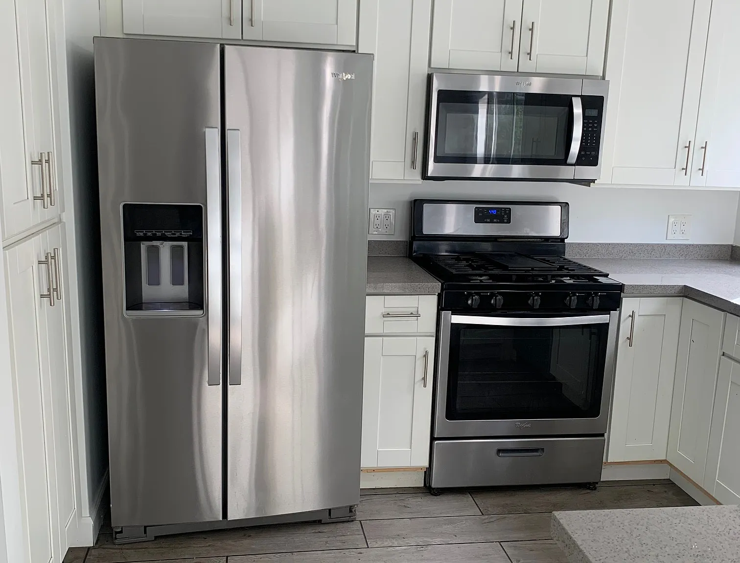 3 bed, 2.5 bath, 1300 sqft, $3,999 — Photo 3