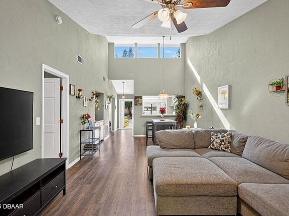 2nd image of 1241 Charter Oaks Cir