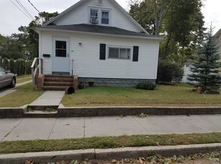 114 E Lakewood St, Patchogue, NY 11772
