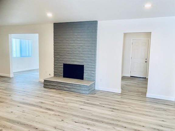 5th image of 15921 Fresno St