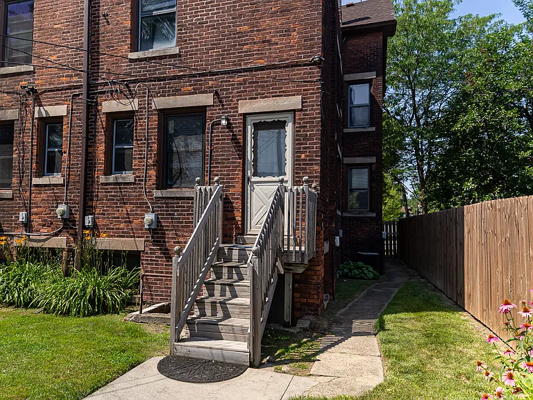 262 W Grand Blvd — Photo 48