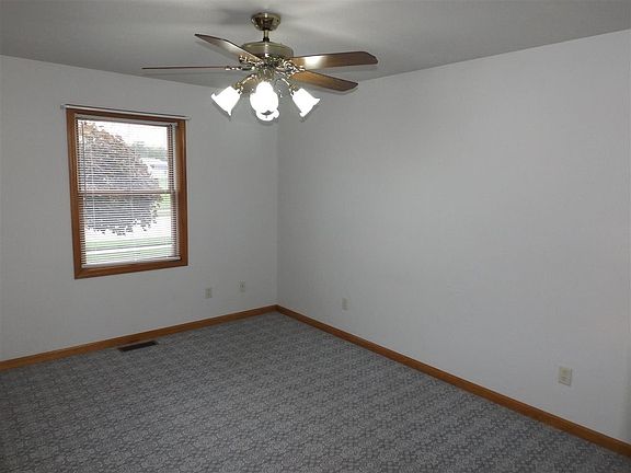 3rd image of 65584 Harwood Dr