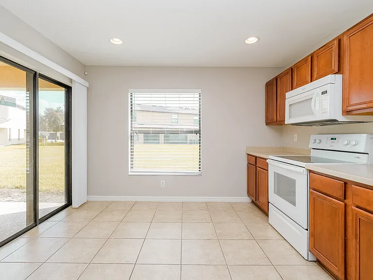 2438 Hibiscus Bay Ln — Photo 10