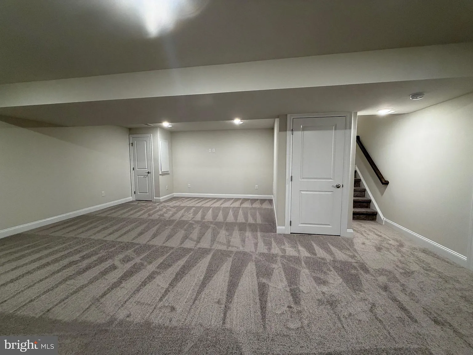 3 bed, 2.5 bath, 2640 sqft, $3,700 — Photo 4