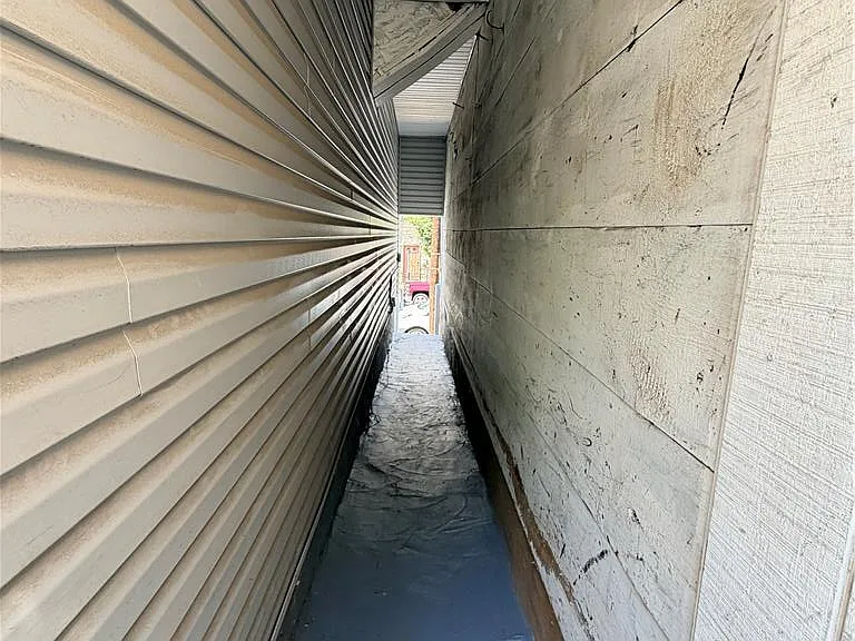 718 Ferry St — Photo 32