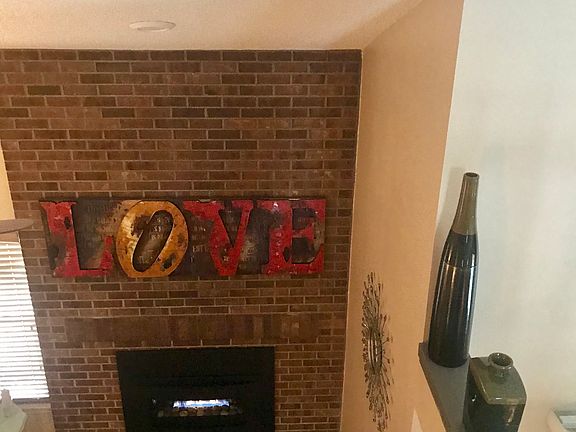 Gas heatglo fireplace downst