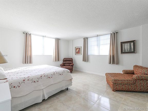 3rd image of 4001 S Ocean Dr Penthouse 4B