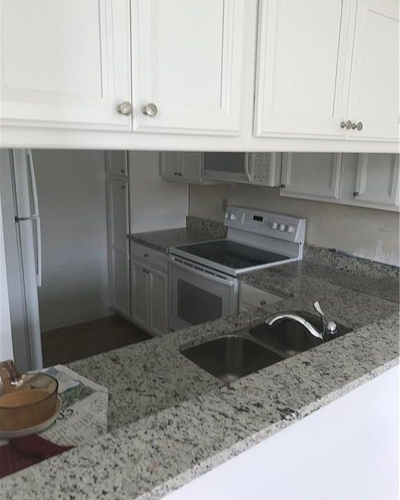 1st image of 13229 Whitehaven Ln APT 906