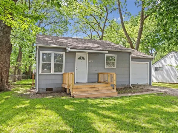 8632 Hayes St, Overland Park, KS 66212