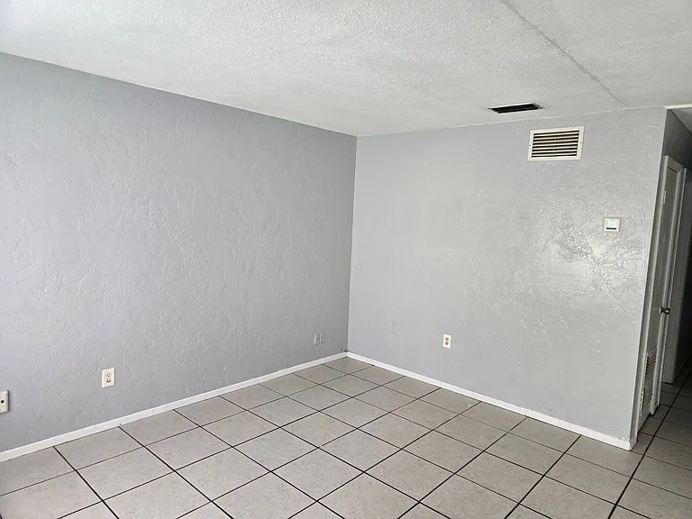 1573 S Boundary St — Photo 15