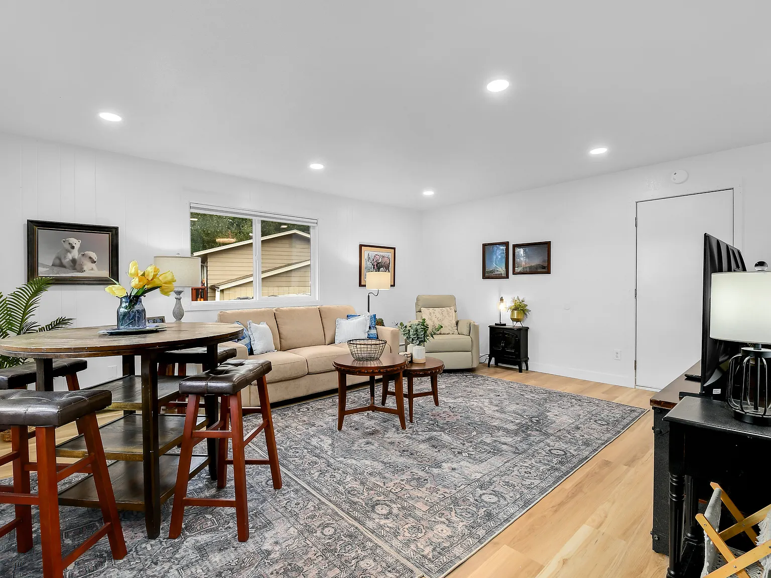 2 bed, 1100 sqft, $2,750 — Photo 3