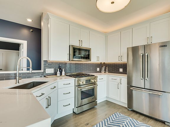 3rd image of 757 N Orleans St APT 1209