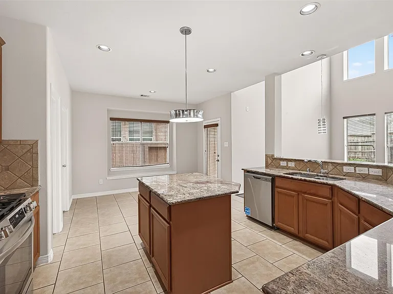 24526 Avellino Ct — Photo 19