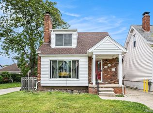 1332 Beaconsfield Ave, Grosse Pointe, MI 48230