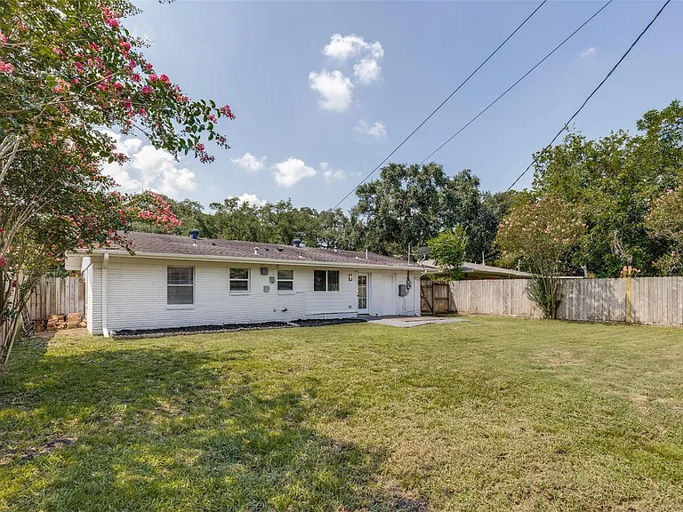 4034 Woodfin St — Photo 22