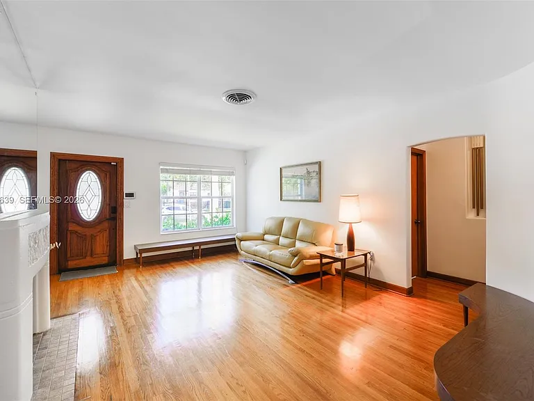 3031 SW 2nd Ave — Photo 4