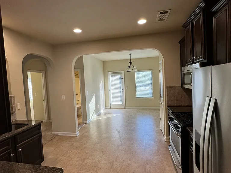 624 Ocean Ave — Photo 9