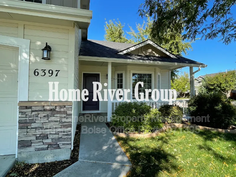 4 bed, 2.0 bath, 1885 sqft, $2,295 — Photo 2