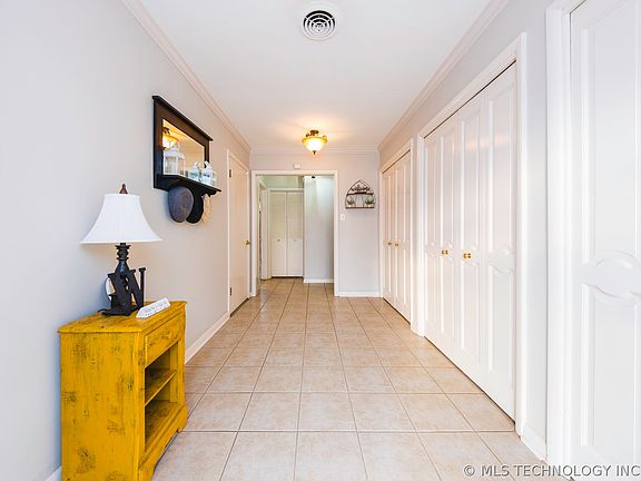 3rd image of 4140 S Robb Ave