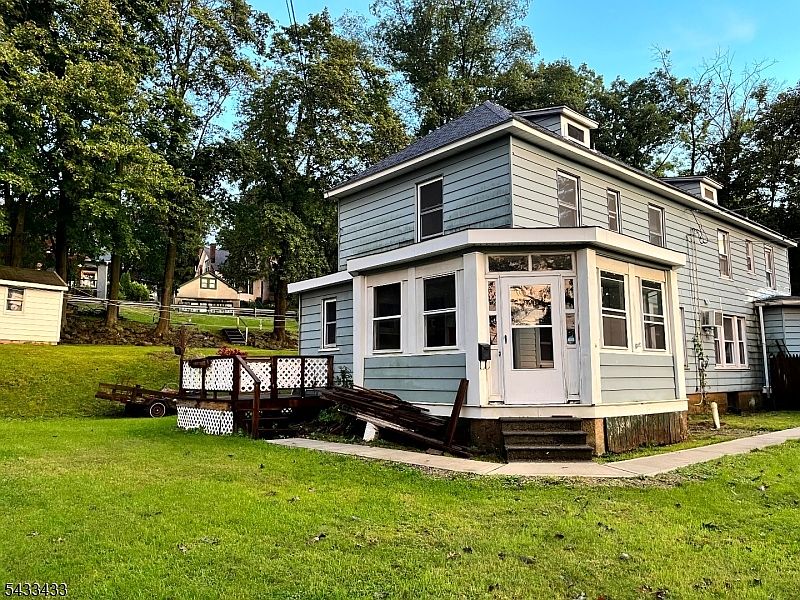 1st image of 30 Fowler St