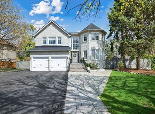 1098 Secretariate Rd, Newmarket, ON L3X1M3