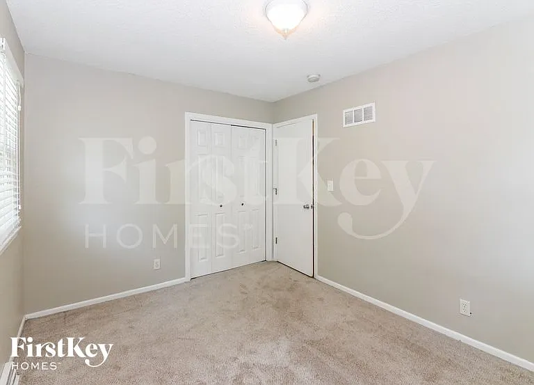 518 S Adams St — Photo 13