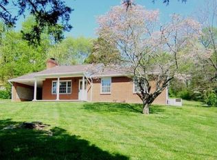 221 Circle Dr, Clinton, TN 37716