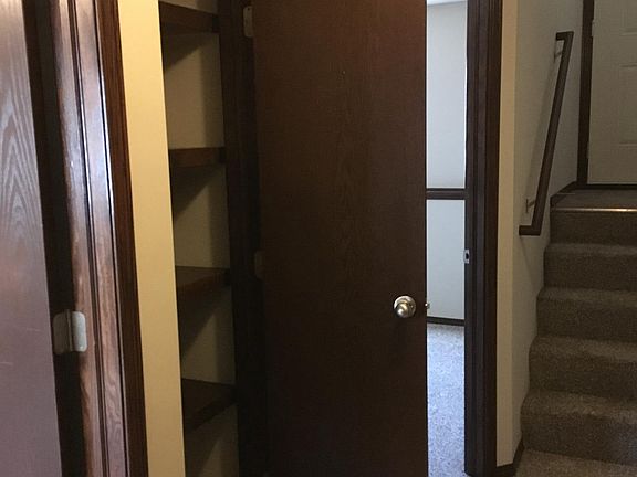 downstairs view (linen closet) 