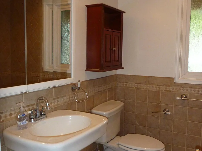 14525 Greenworth Dr — Photo 5