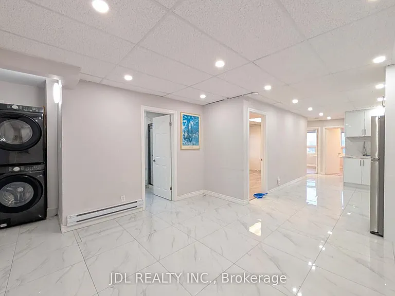 1954 Danforth Ave #2 — Photo 3