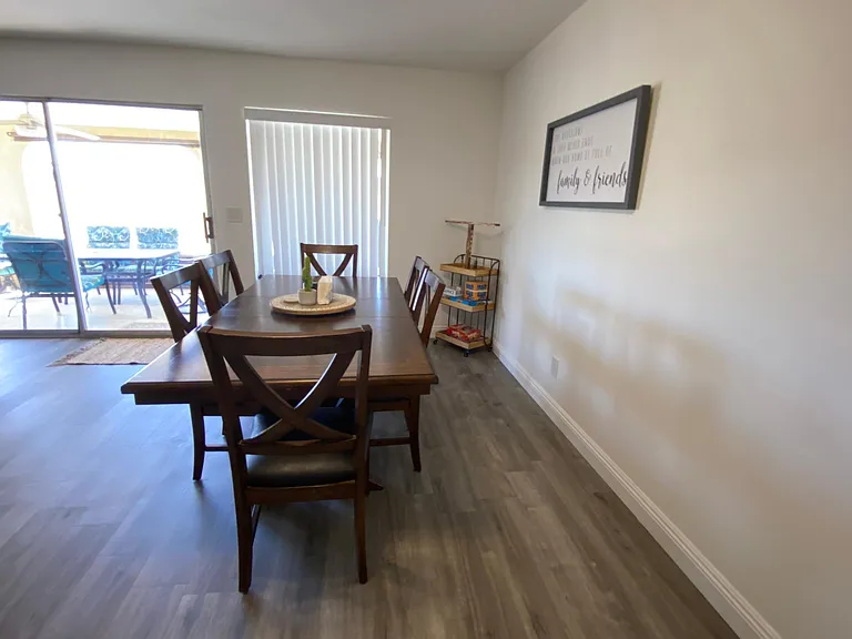 2834 Holiday Dr — Photo 10
