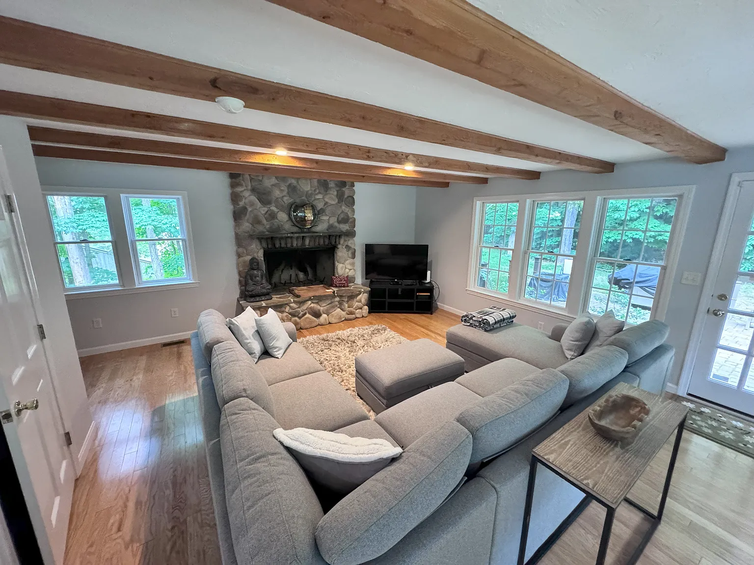 4 bed, 3240 sqft, $4,250 — Photo 4