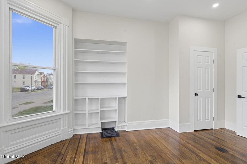 5th image of 161 6th Avenue