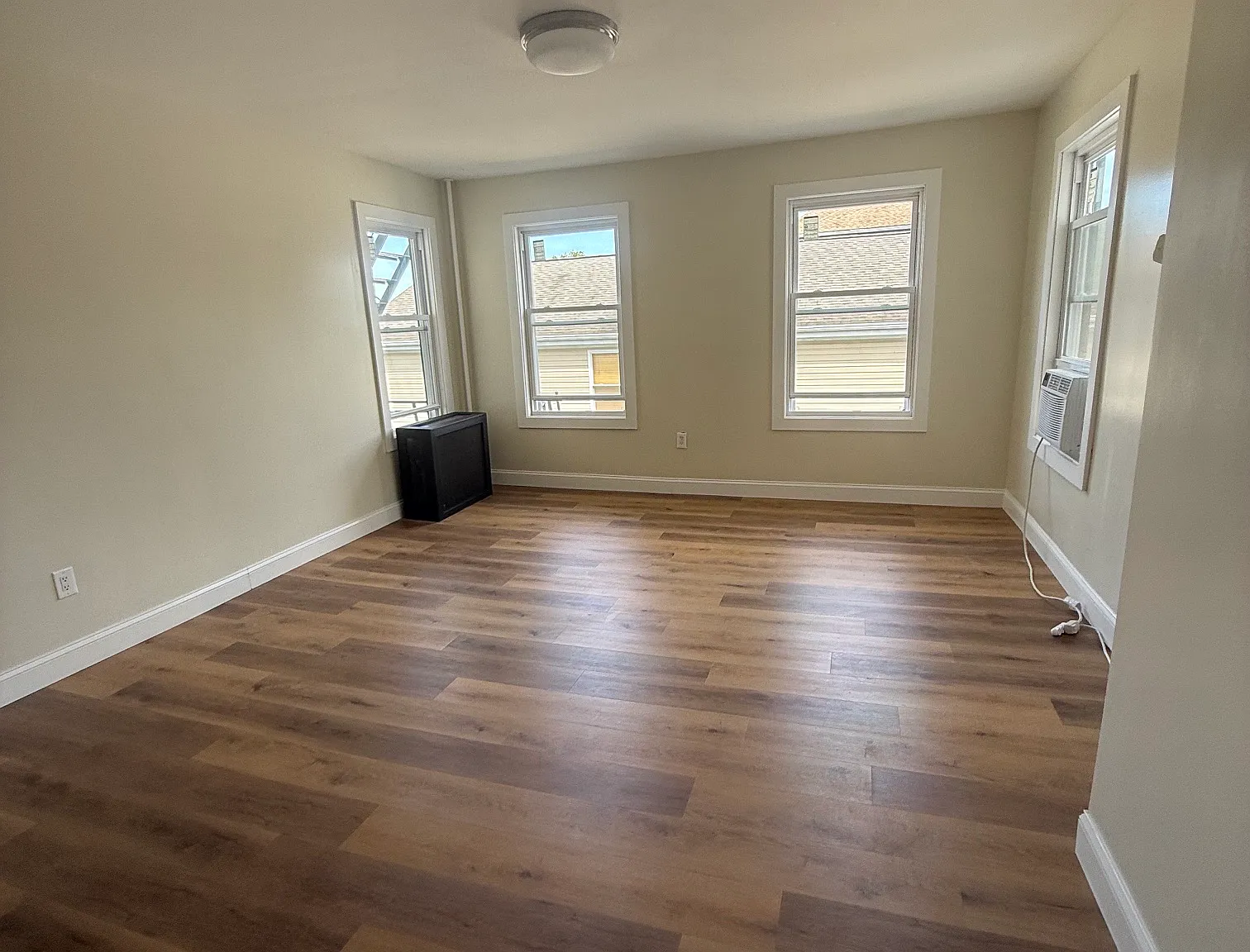3 bed, 1800 sqft, $3,250 — Photo 3