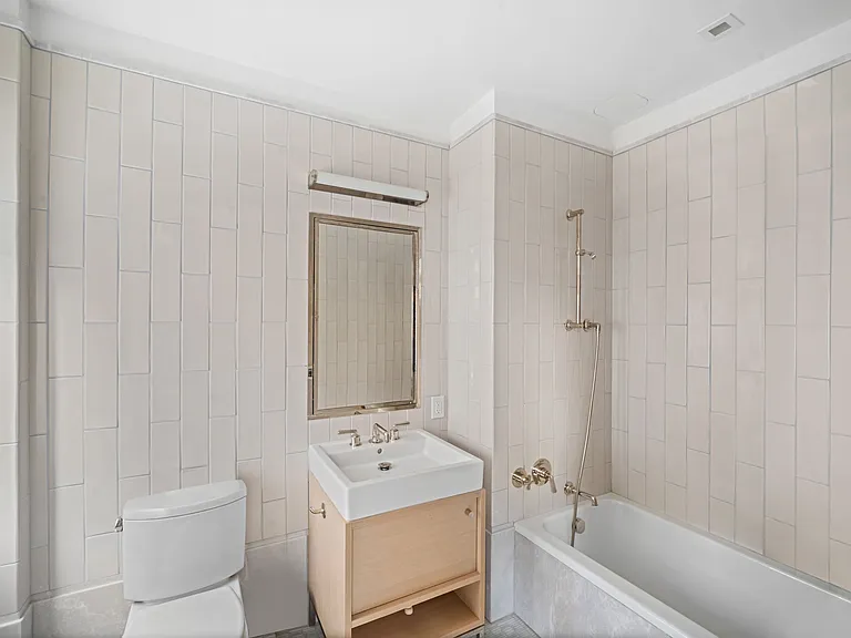 301 E 50th St #5A — Photo 11