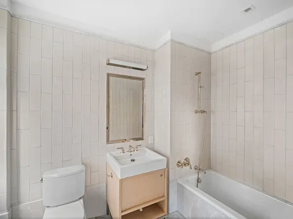 301 East 50th Street image 10 of 18