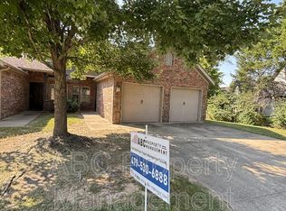 3220 Montrail Pl, Fayetteville, AR 72703