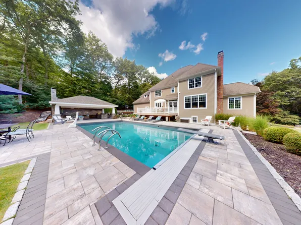 245 Kingswood Drive, Avon, CT 06001