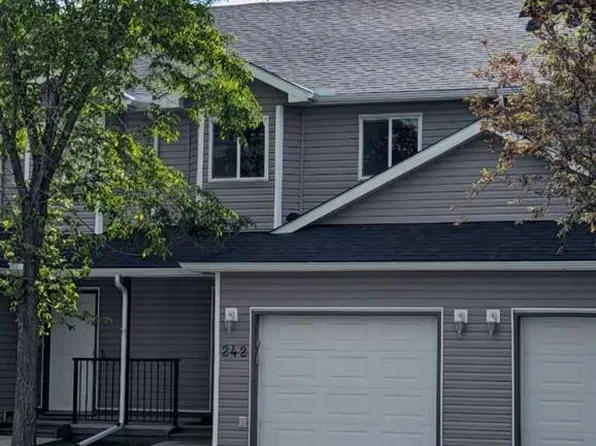 242 NW Taracove Pl NE, Calgary, AB T3J 4T4