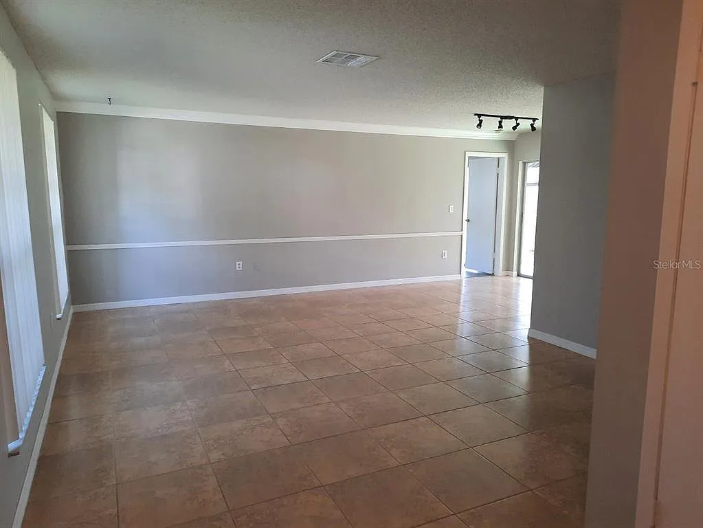 2 bed, 2.0 bath, 1519 sqft, $1,700 — Photo 2