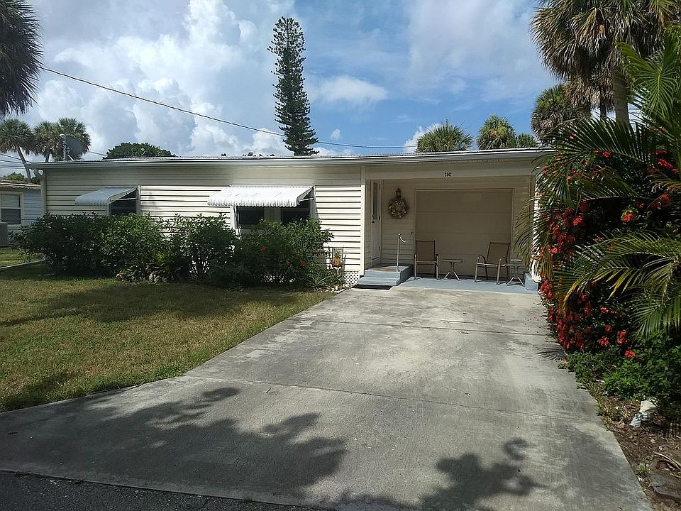 1st image of 2642 NE Pine Ave